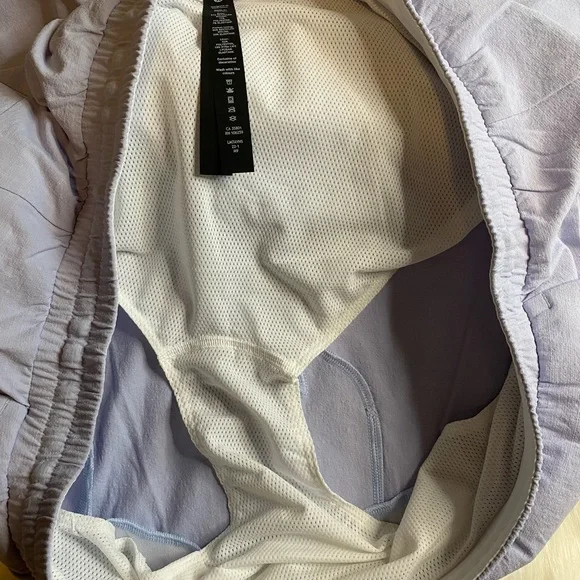 Lululemon pool short 5” - Picture 4 of 4